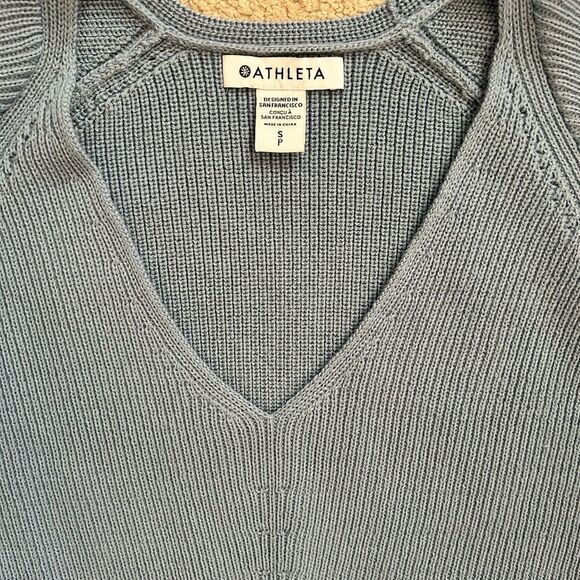 Athleta Women's Ribbed Knit V-Neck Sweater Blue Small Pullover - Picture 4 of 6